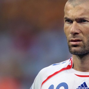 爱游戏电竞-“英超最后冲刺，争冠集团全线出击”，英超争四军团又添劲旅, 下赛季欧冠门票之争将更为惨烈